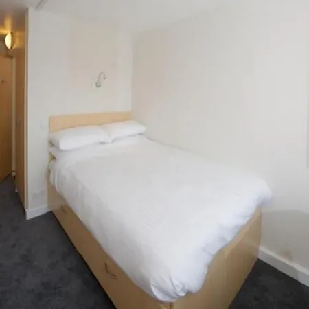 Hotel Hall